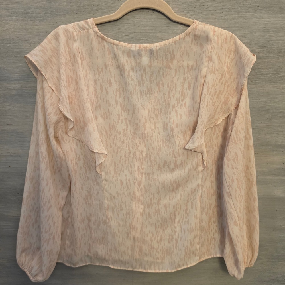 Nine‎ West Pastel Ivory Abstract Print Deep Vneck Button Down Blouse Medium GC - Picture 5 of 7